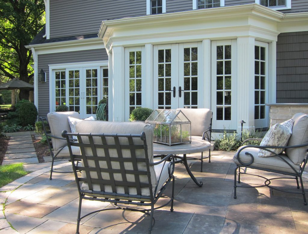 Outdoor Patio with Brown Jordan Loinge Chairs